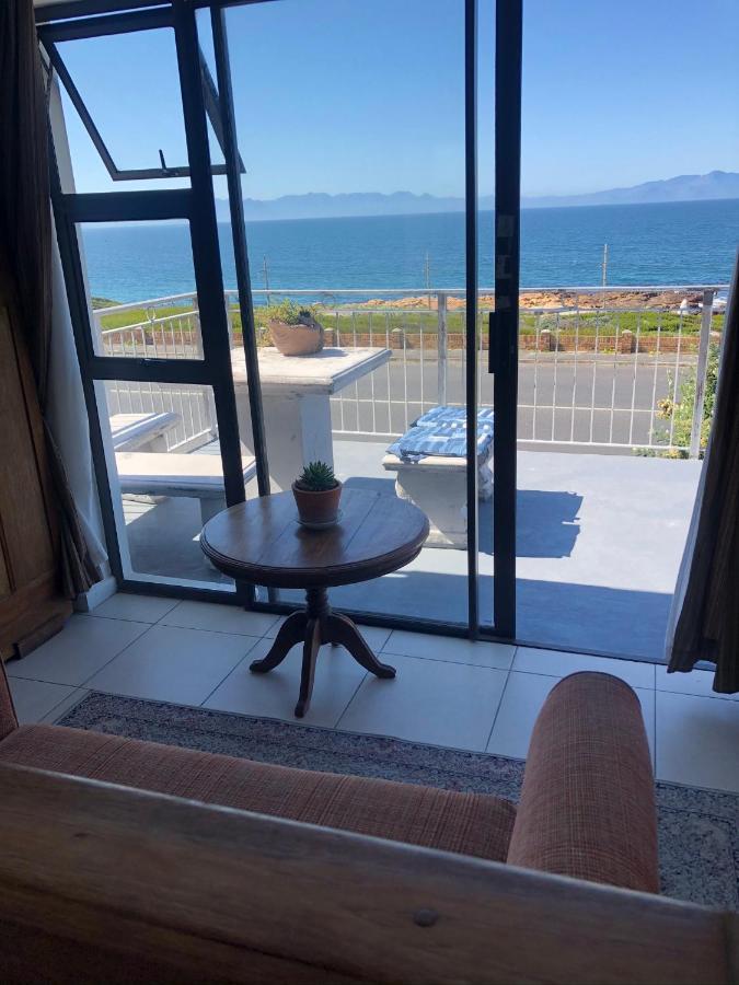 Ollava Guesthouse ไซมอนส์ทาวน์ ภายนอก รูปภาพ