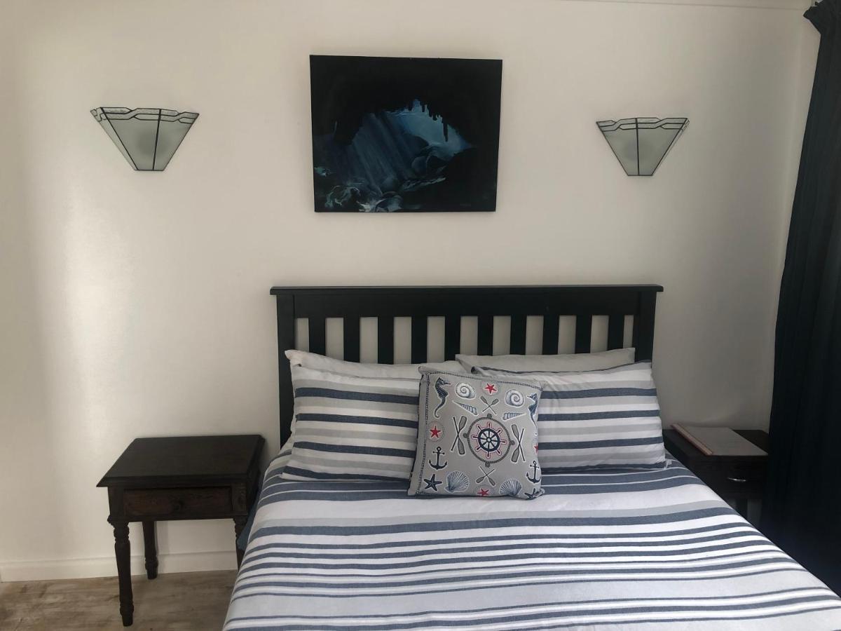 Ollava Guesthouse ไซมอนส์ทาวน์ ภายนอก รูปภาพ