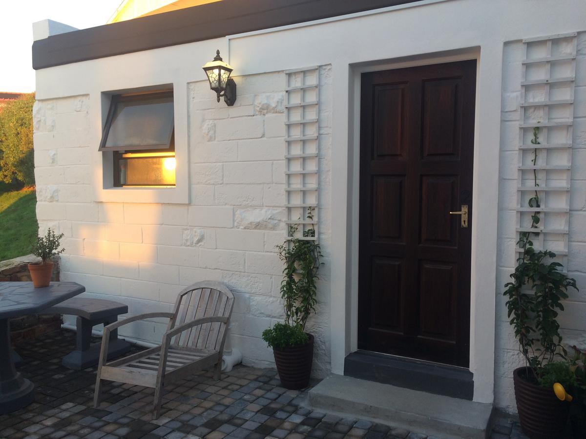 Ollava Guesthouse ไซมอนส์ทาวน์ ภายนอก รูปภาพ